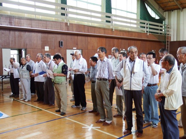 カローリング大会の開会式に参加した大崎退連の会員のみなさん（7月8日、大崎市）