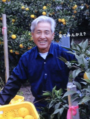 柚子栽培をする山田英忠さん