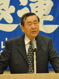 主催者挨拶する伊藤会長