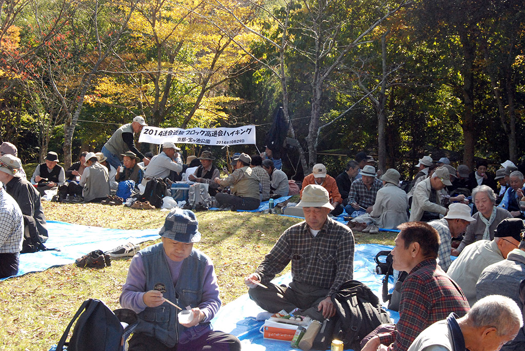 楽しい食事休憩。大阪の大交会グループ